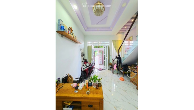 Bán nhà Đường Long Phước, Phường Long Phước, DT 50m2, 2 tầng, 2PN, SH, giá 3.65  tỷ.